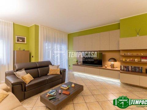Trilocale in Viale Ca' Granda, 20 b, Cà Granda - Pratocentenaro, Milano