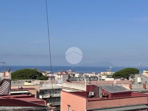 Quadrilocale in Via Giuseppe Beneduce, 71, Centro - Santa Teresa, Torre del Greco
