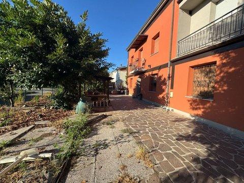 Villetta bifamiliare in Via Tommaso Rossi, 129, Crevalcore