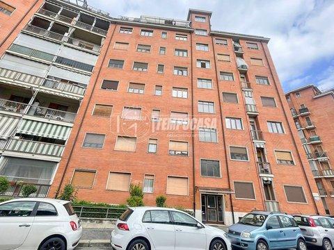 Bilocale in Via Andrea Paris, 10, Barriera di Lanzo, Torino