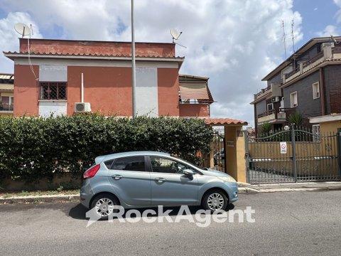 Trilocale in Via Vincenzo Sartori, 37, Montespaccato, Roma