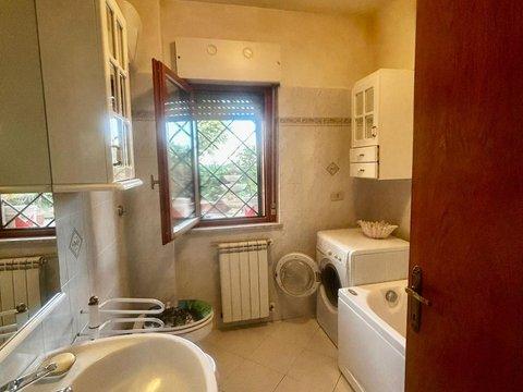 Quadrilocale in Via Pietro Nenni, 5, San Giacomo-Santa Barbara, Nettuno