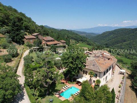 Casa indipendente in Piazza Giacomo Matteotti, s.n.c, Centro, Greve in Chianti