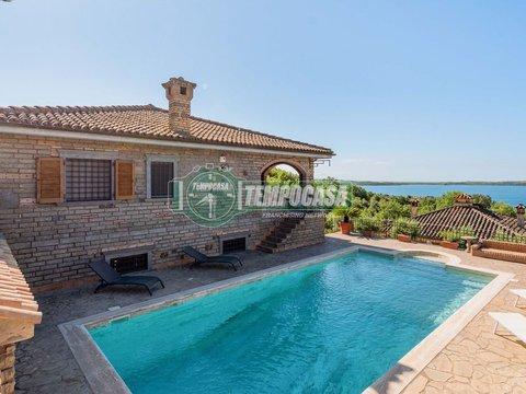 Casa indipendente in Via Monte Rosa, Trevignano Romano
