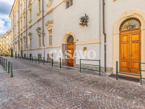 Quadrilocale in Via delle Orfane, 22, Centro, Torino