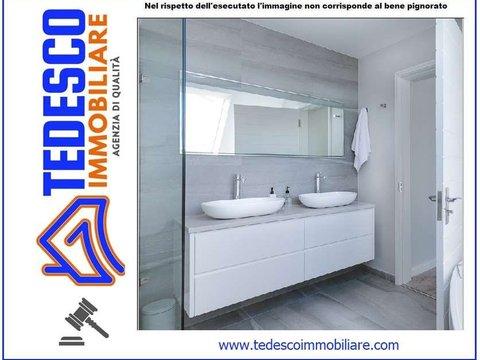 Appartamento in Via Vincenzo Caruso, s.n.c, Centro Città - Centro Storico, Acerra