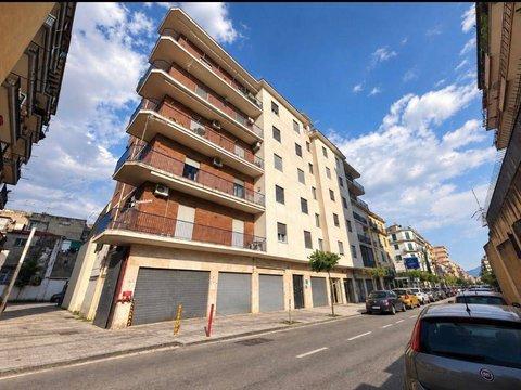 Quadrilocale in Via IV Novembre, 23, Ercolano