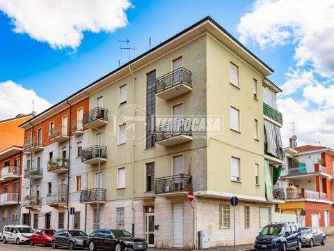 Trilocale in Via Giosuè Carducci, 19, San Pietro, Moncalieri