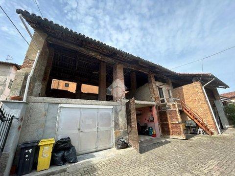 Casale/cascina in Via V. Veneto, 11 /3, Gassino Torinese