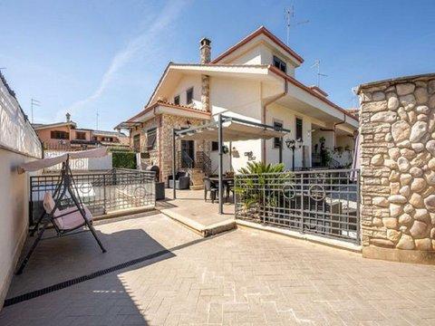 Villa in Via Subiaco, s.n.c, Marco Simone - Setteville Nord, Guidonia Montecelio