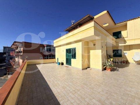 Casa indipendente in Corso Filomarino s.n.c, Monte di Procida