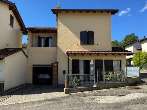 Villetta bifamiliare in Via San Sebastiano, 9, Loiano