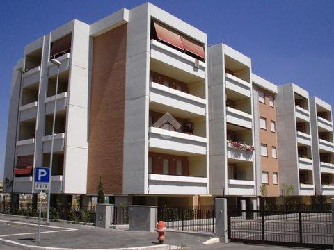 Trilocale in Via Luigi Gastinelli, 77, Ponte di Nona - Colle degli Abeti, Roma