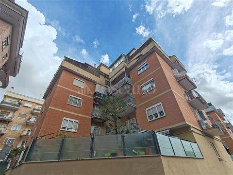 Trilocale in Via Giovanni Battista Gisleni, Pisana - Bravetta, Roma