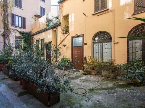Bilocale in via Jacopo dal Verme, 4, Isola, Milano