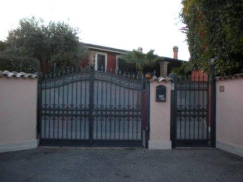 Villa in Viale Ascanio, Colli di Enea-Torvaianica Alta-Campo Jemini, Pomezia