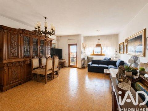 Quadrilocale in Viale dei Caduti per la Resistenza, 734, Spinaceto - Tor dè Cenci, Roma
