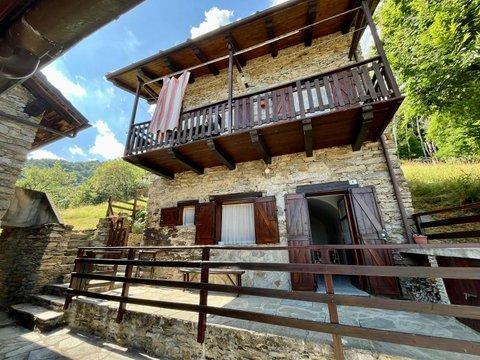 Casa indipendente in Borgata Dairin, 8, San Pietro Val Lemina