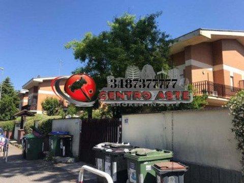 Quadrilocale in via di Mezzocammino, Tre Pini - Villaggio Azzurro, Roma