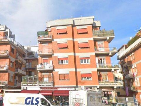 Trilocale in Via Monviso, 94, Santa Maria Rossa, Garbagnate Milanese
