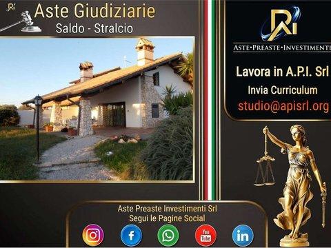 Villa in Via Mar dei Sargassi, 8, Colli di Enea-Torvaianica Alta-Campo Jemini, Pomezia