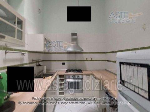 Trilocale in Via G. Pergolesi, 66, Zona Alta - Solfatara - Rione Ortodonico, Pozzuoli