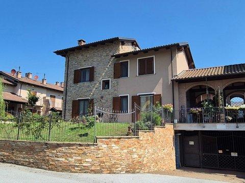 Villa in Via Don R. Asvisio, 5, Frossasco