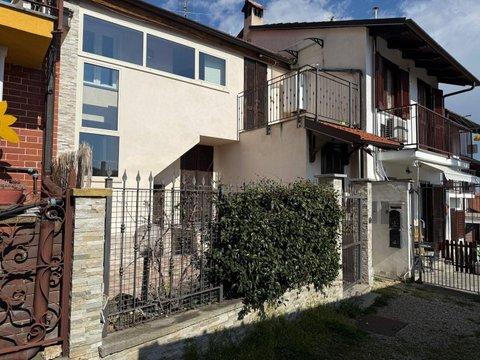 Villa in via M. Davide, 23, Piossasco