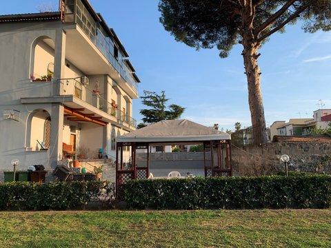 Appartamento su due piani in Via L. Zuppetta, s.n.c, Bellavista, Portici