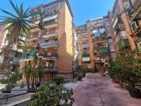 Quadrilocale in Via Campegna, 85, Fuorigrotta, Napoli