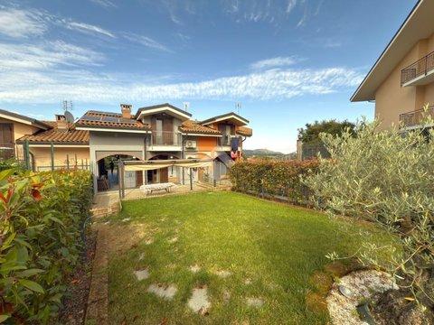 Villetta a schiera in Via Villanova, 26, Giaveno
