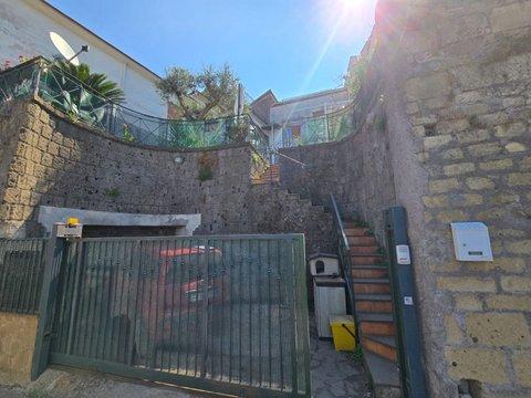 Bilocale in Via Gradoni, 9, Massa Lubrense