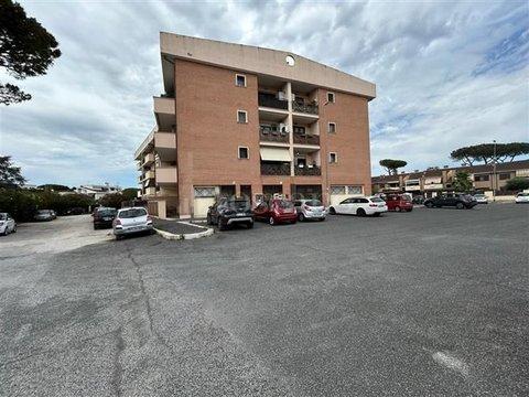 Bilocale in Via Grumes, Infernetto, Roma