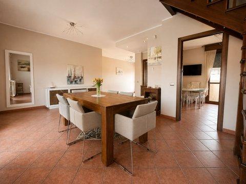 Appartamento su due piani in Via Montrasi s.n.c, Città, Bollate