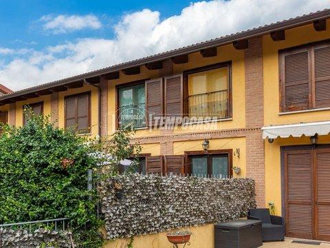 Appartamento su due piani in Vicolo Monte Grappa, 6, Condove