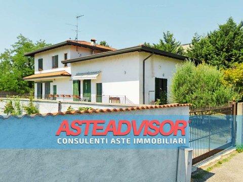 Villa in Strada Passavone, 11, Robecco sul Naviglio