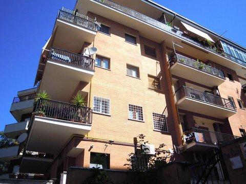Bilocale in Via Gradoli, Tomba di Nerone, Roma