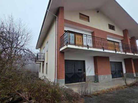 Appartamento in Via Selvaggio, 96, Giaveno