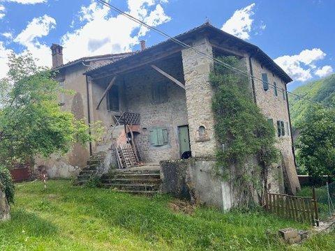 Casale/cascina in Via Ca' Ferrari, 1, Castel d'Aiano
