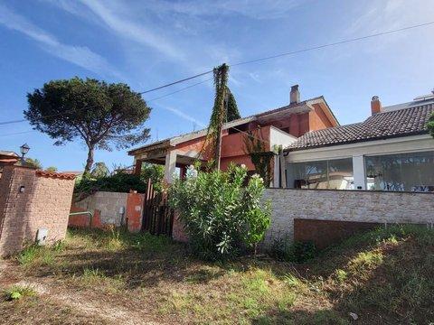 Villetta a schiera in Viale Corona Australe s.n.c, Colle Romito - Lido dei Pini, Ardea