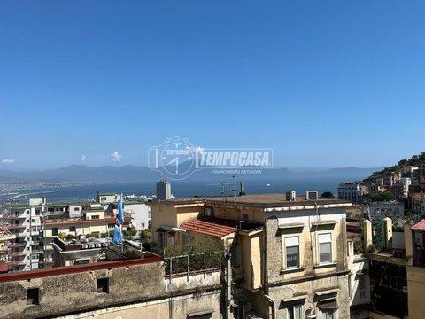 Quadrilocale in Corso Vittorio Emanuele, Montesanto-Quartieri Spagnoli, Napoli