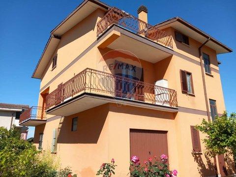Quadrilocale in Via Siziano, 39, Labaro - Prima Porta, Roma