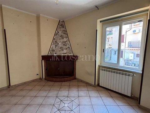 Trilocale in via della Circonvallazione, Mentana