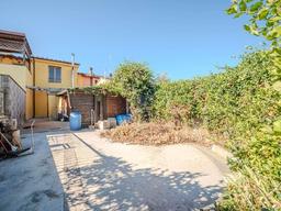 Casa indipendente in Via Padule, 15, San Giusto-San Cresci, Campi Bisenzio