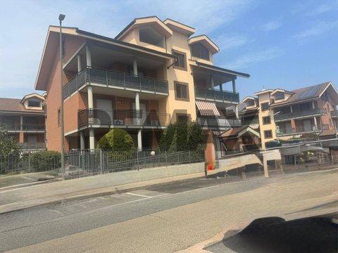 Quadrilocale in Via G. Rossini, 1, Beinasco