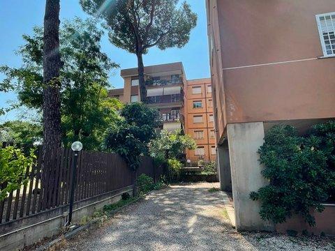 Quadrilocale in Via Fermo Corni, Kant, Roma
