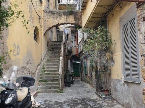 Bilocale in Vico Santa Caterina a Formiello, 20, San Lorenzo, Napoli