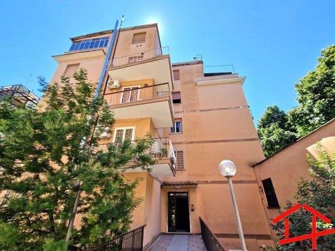 Bilocale in Viale dei Colli Portuensi, 225, Colli Portuensi, Roma
