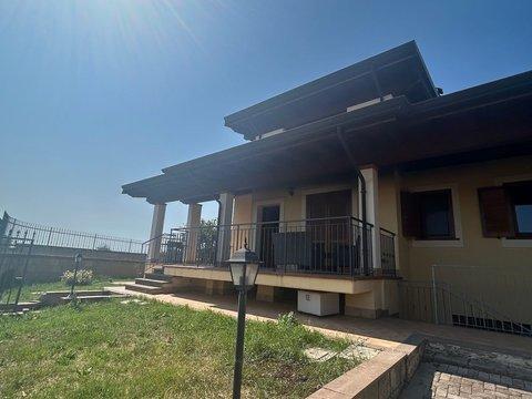 Villa in Via Rimessa Nuova, Laghetto - Olmetto Monteroni, Ladispoli