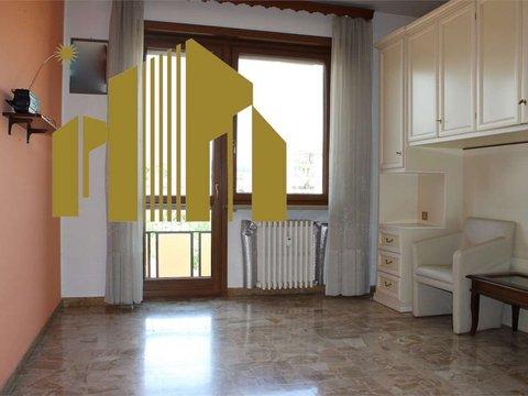 Trilocale in Strada Genova, 134, Testona - San Michele, Moncalieri